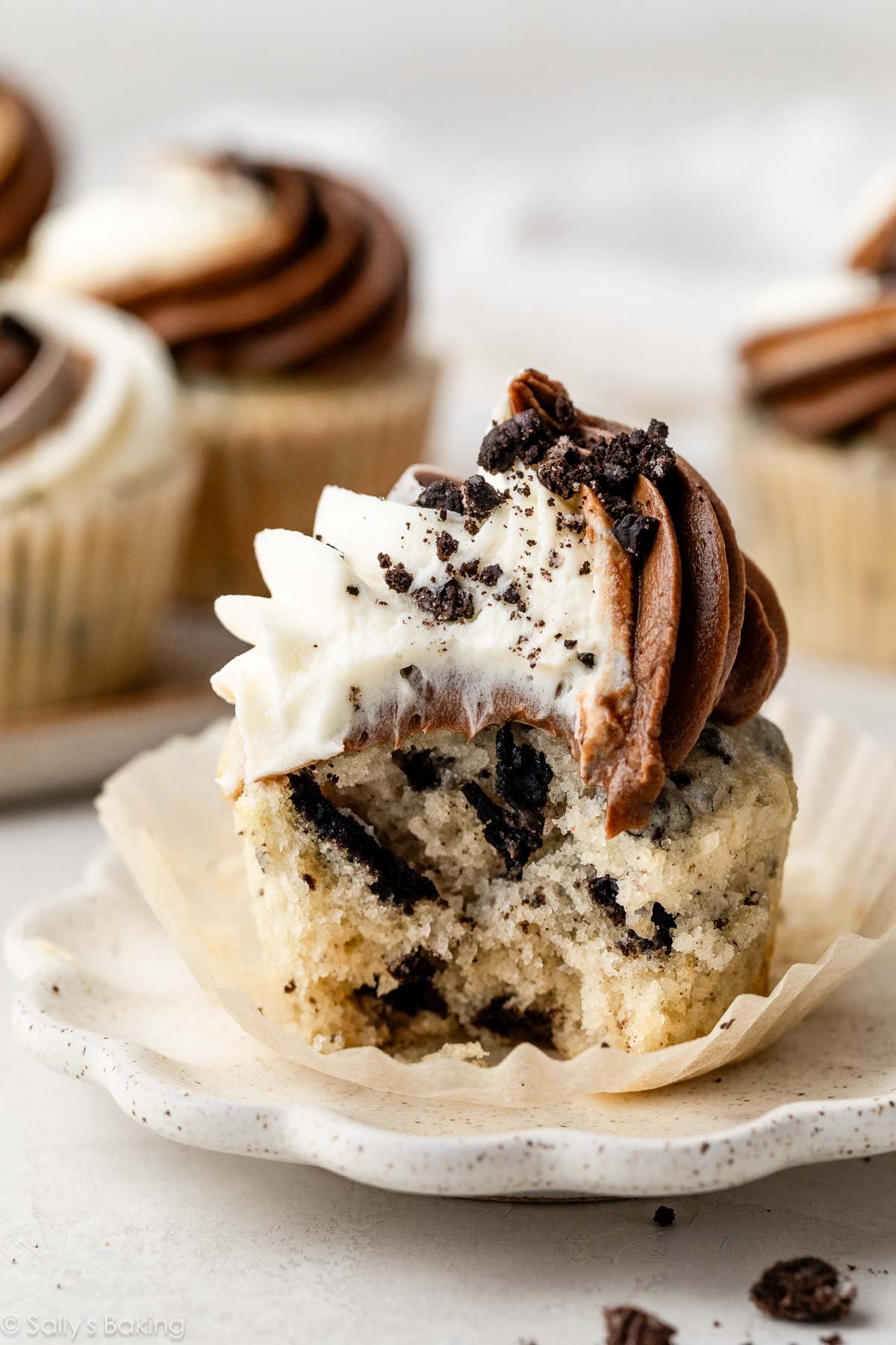Cookies & Cream Oreo Cupcakes